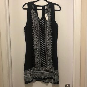 Old Navy B&W patterned sundress w/ keyhole detail